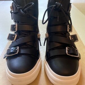 GIUSEPPE ZANOTTI SNEAKERS 38.5
